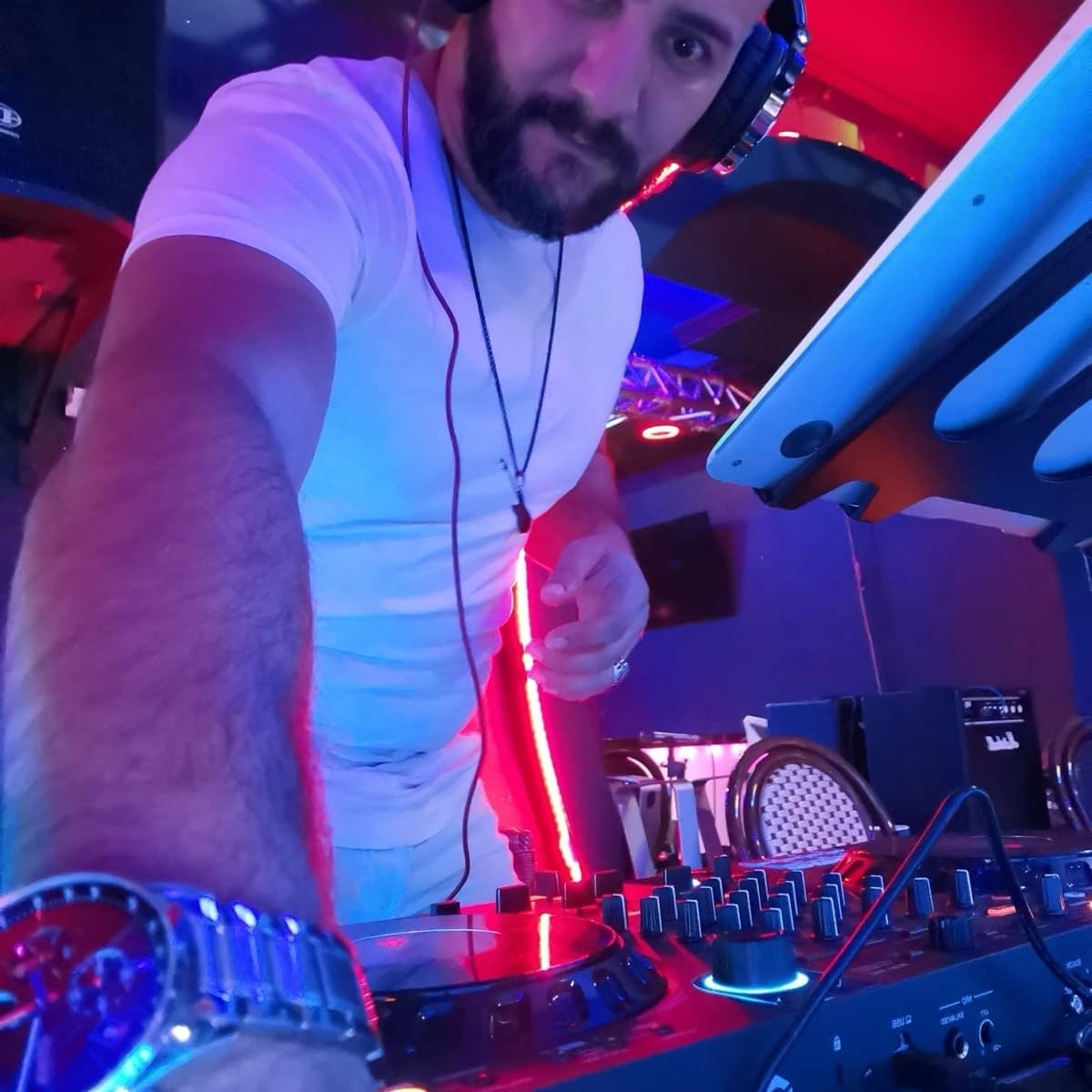 dj yan — DJ in Paris
