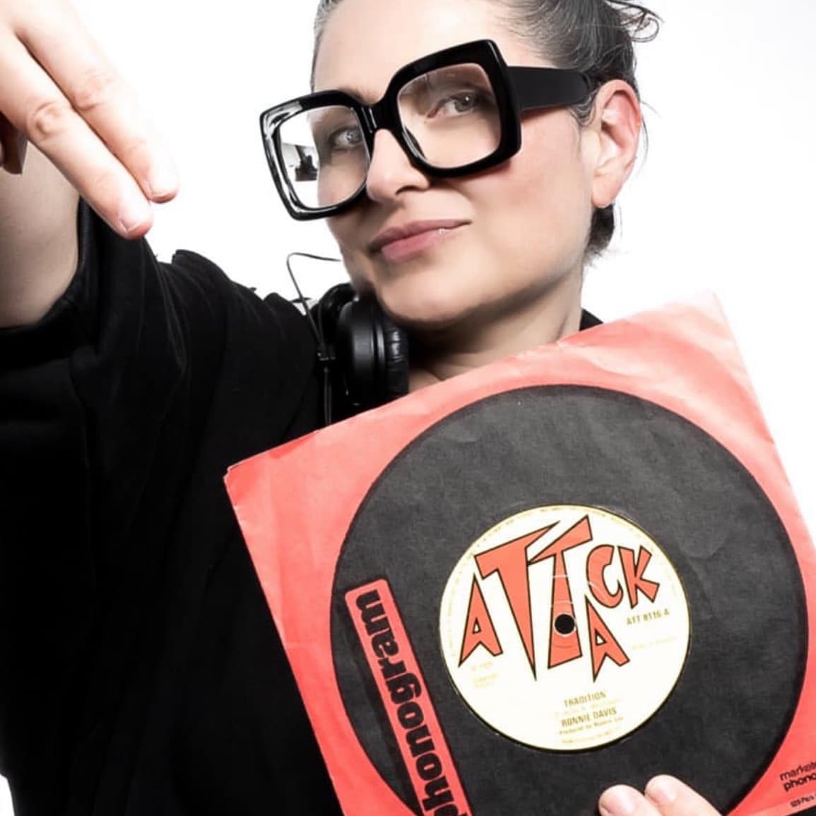 DJ RIOT GIRL — DJ in London