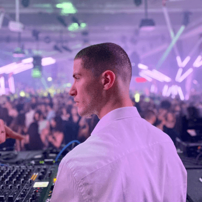 LUIGI HAYEK — DJ in Levallois-Perret