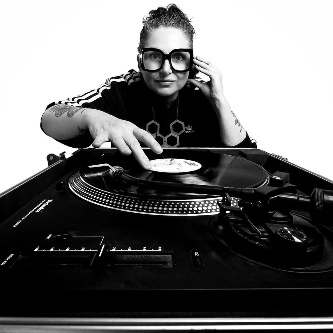 DJ RIOT GIRL — DJ in London