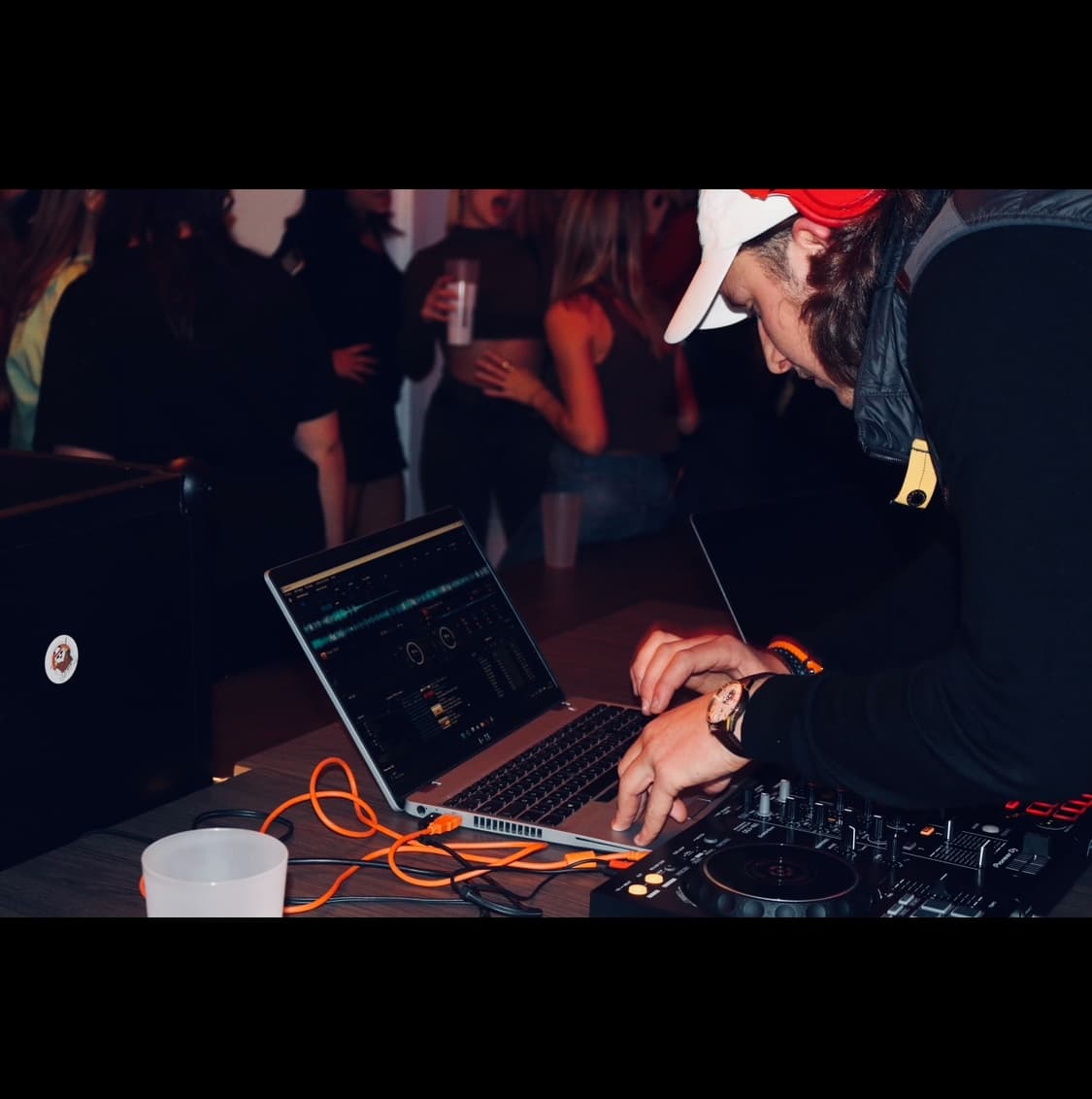 Adrix — DJ in Paris