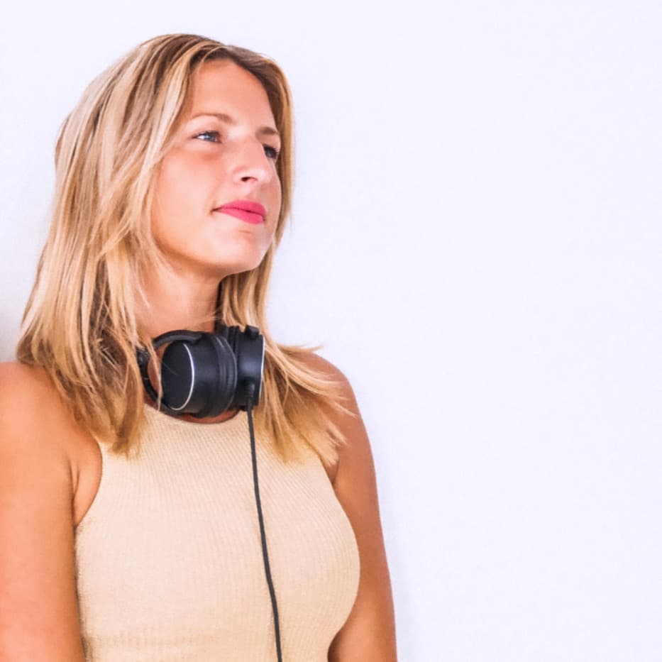 Linoa — DJ in Biarritz