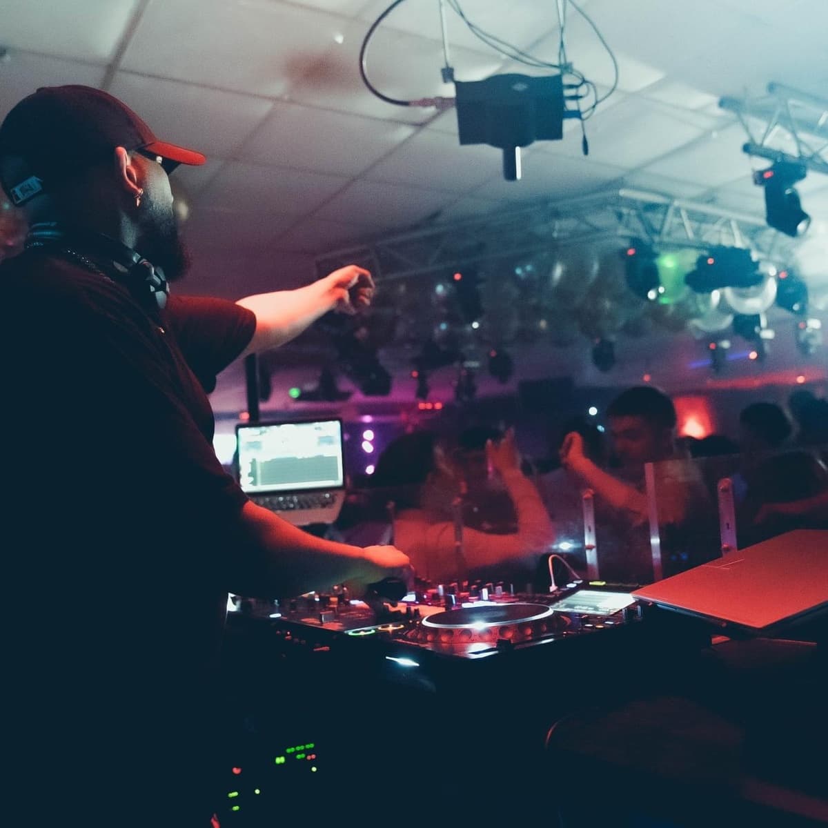 Nino — DJ in Paris