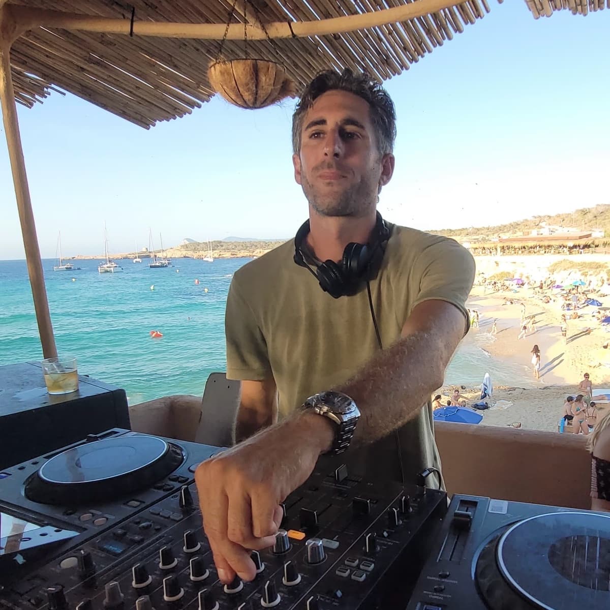Joes Vedra — DJ in Biarritz
