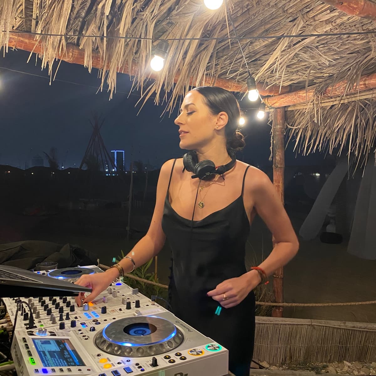 Audrey Simon — DJ in Paris