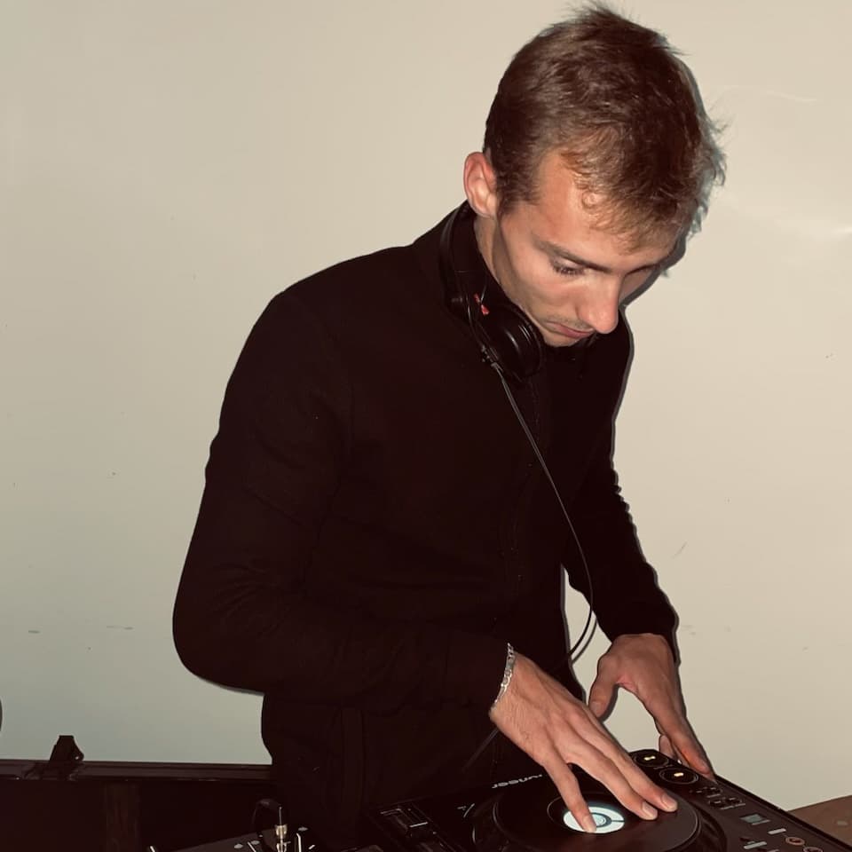 Alex Andro — DJ in Avignon