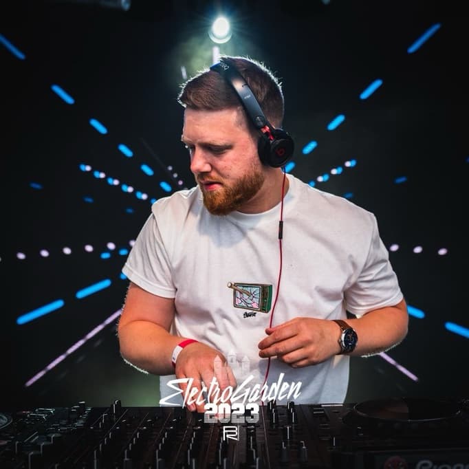 SQ.MUSIC — DJ in Bordeaux