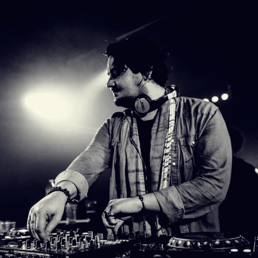 Alexis Liosha — DJ in Paris