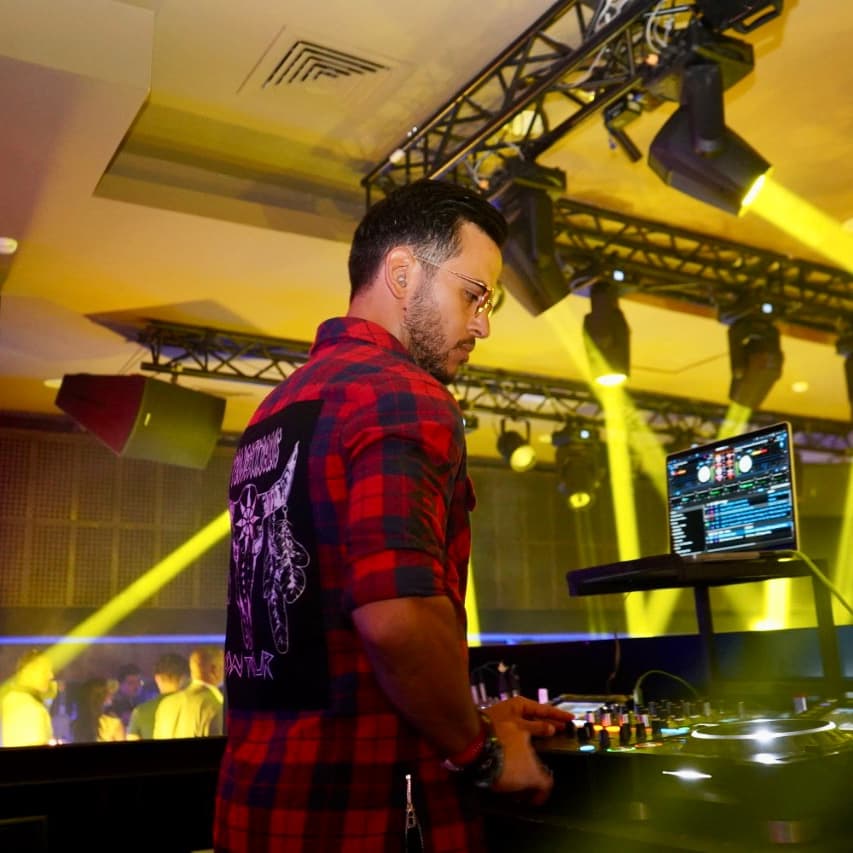 DAVID BENAYER — DJ in Paris