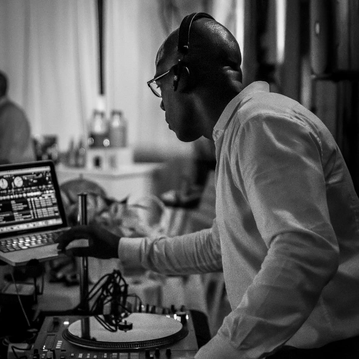 MIXOFEELING DJ — DJ in Savigny-sur-Orge