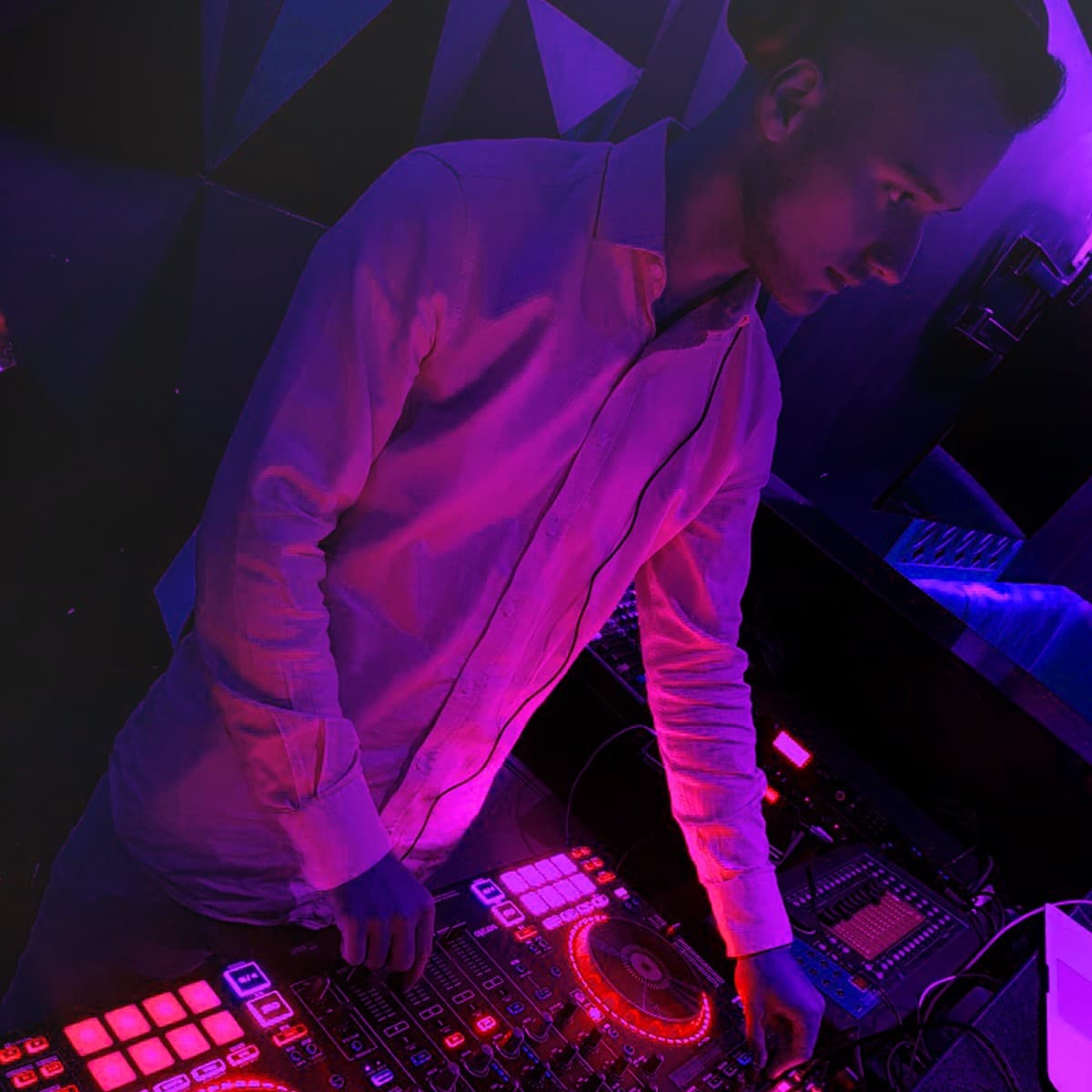 Red'N'Black — DJ in Paris
