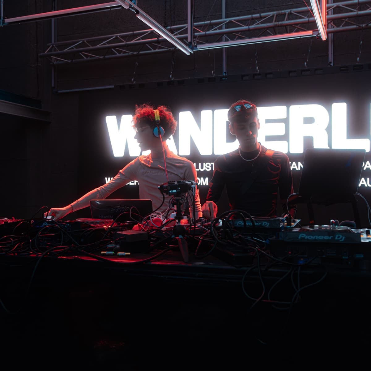 1NSONGE — DJ in Paris