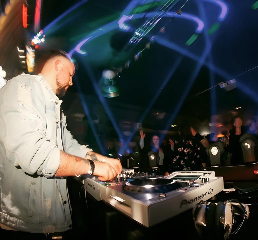 Josh Vanel — DJ in La Rochelle