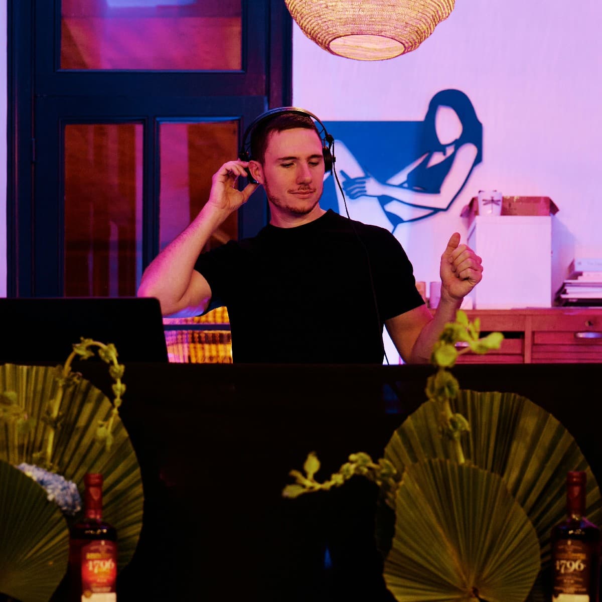 Aron Cluster — DJ in Lille
