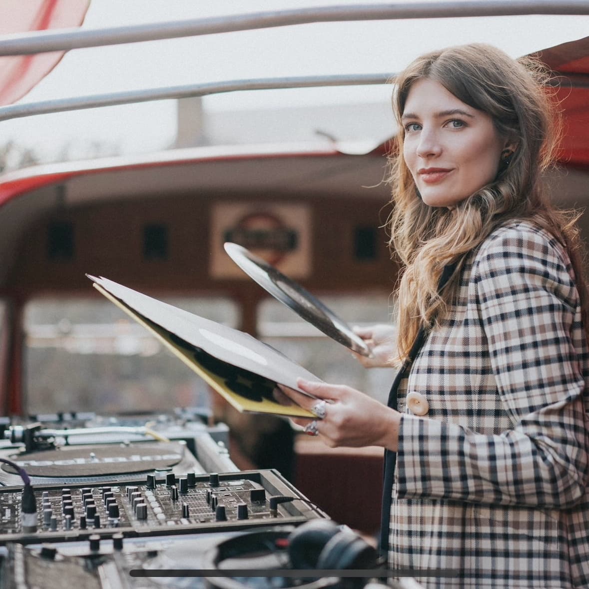 Jessica Louise — DJ in City of London
