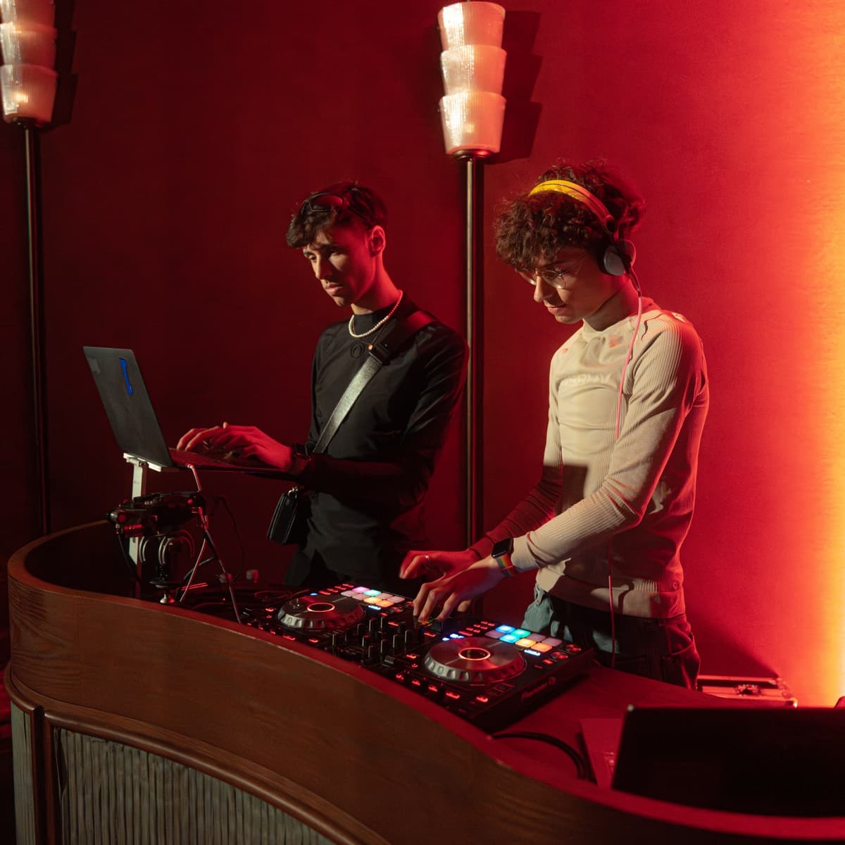 1NSONGE — DJ in Paris