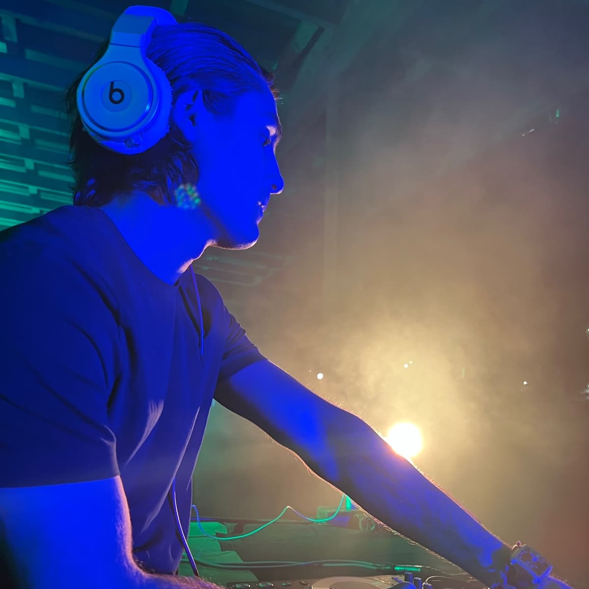 Ferrand — DJ in Paris