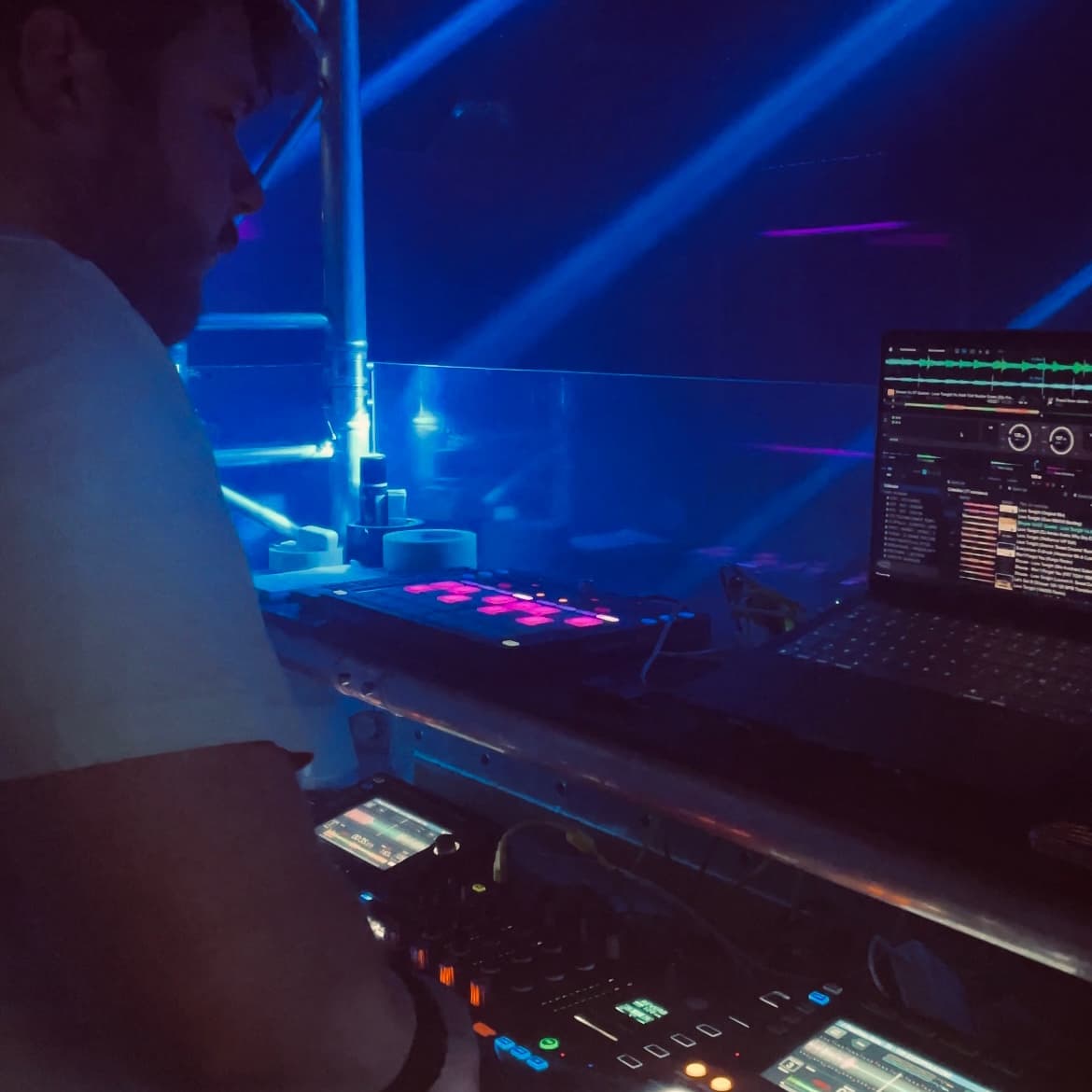 JORISASFEZDJ — DJ in Vannes