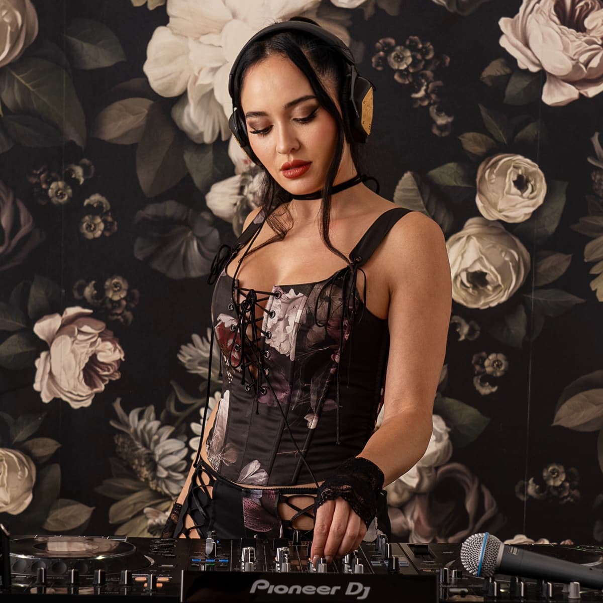 DENYC — DJ in Los Angeles