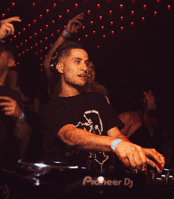 LUIGI HAYEK — DJ in Levallois-Perret