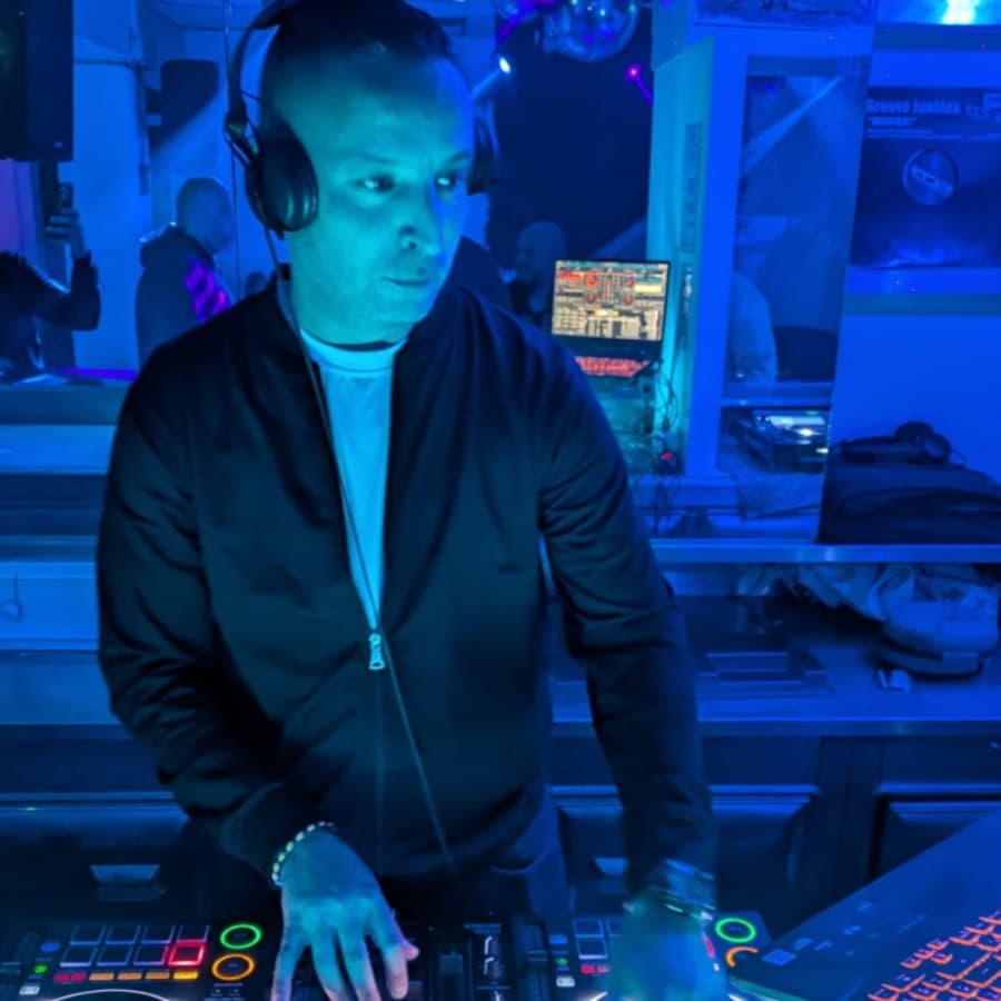 Toukomix — DJ in Cannes