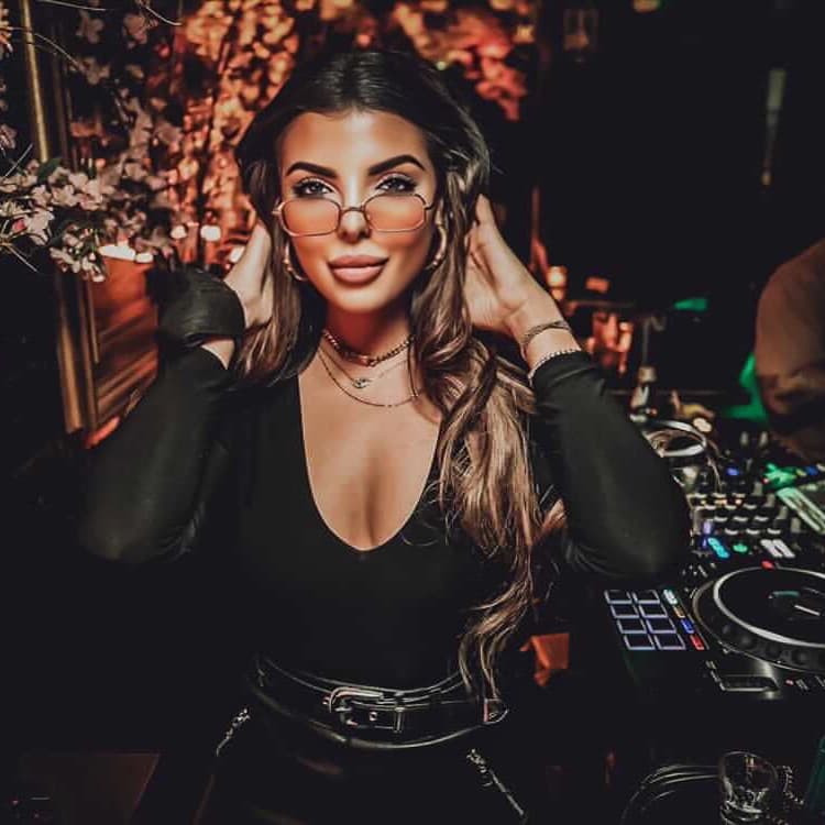 Sophia Crook — DJ in London