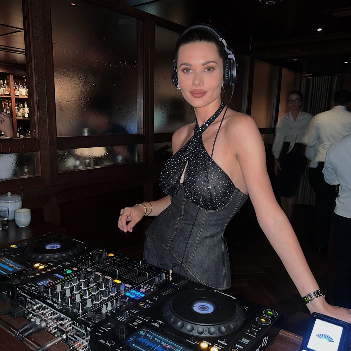 ART.ROBE — DJ in London