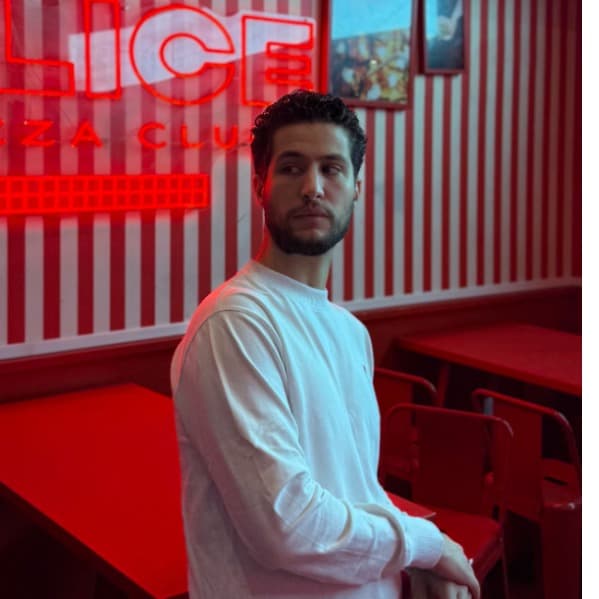 LUIGI HAYEK — DJ in Levallois-Perret