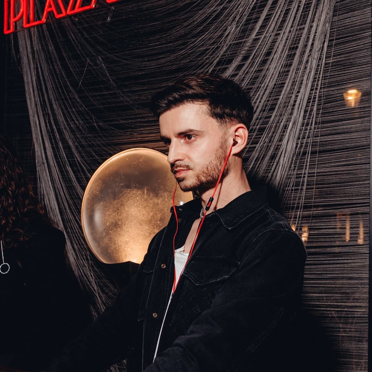 Thin Square — DJ in Paris