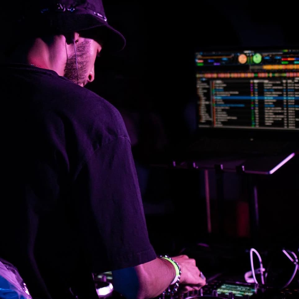 8Chvp — DJ in Paris