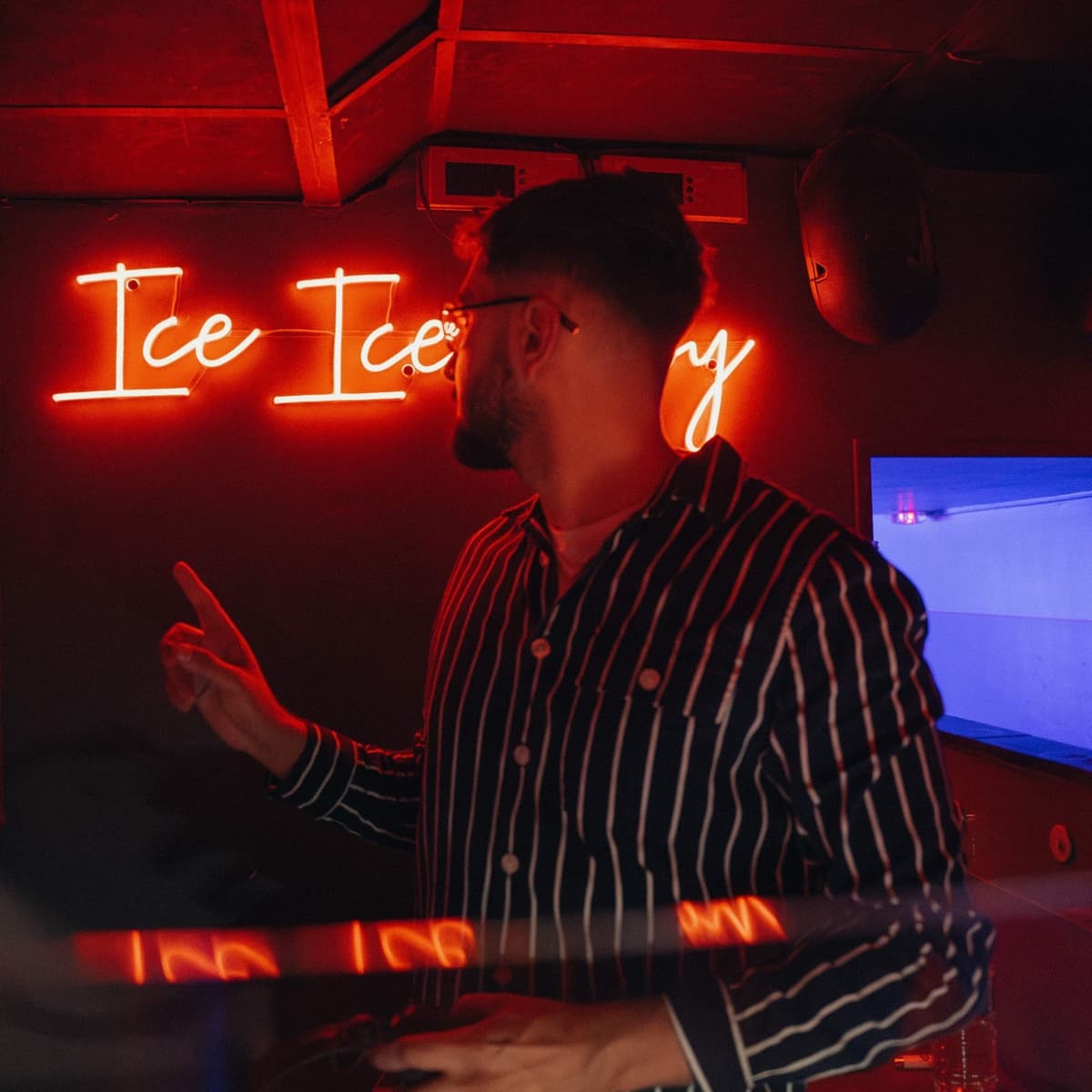 Tony Petra — DJ in Paris