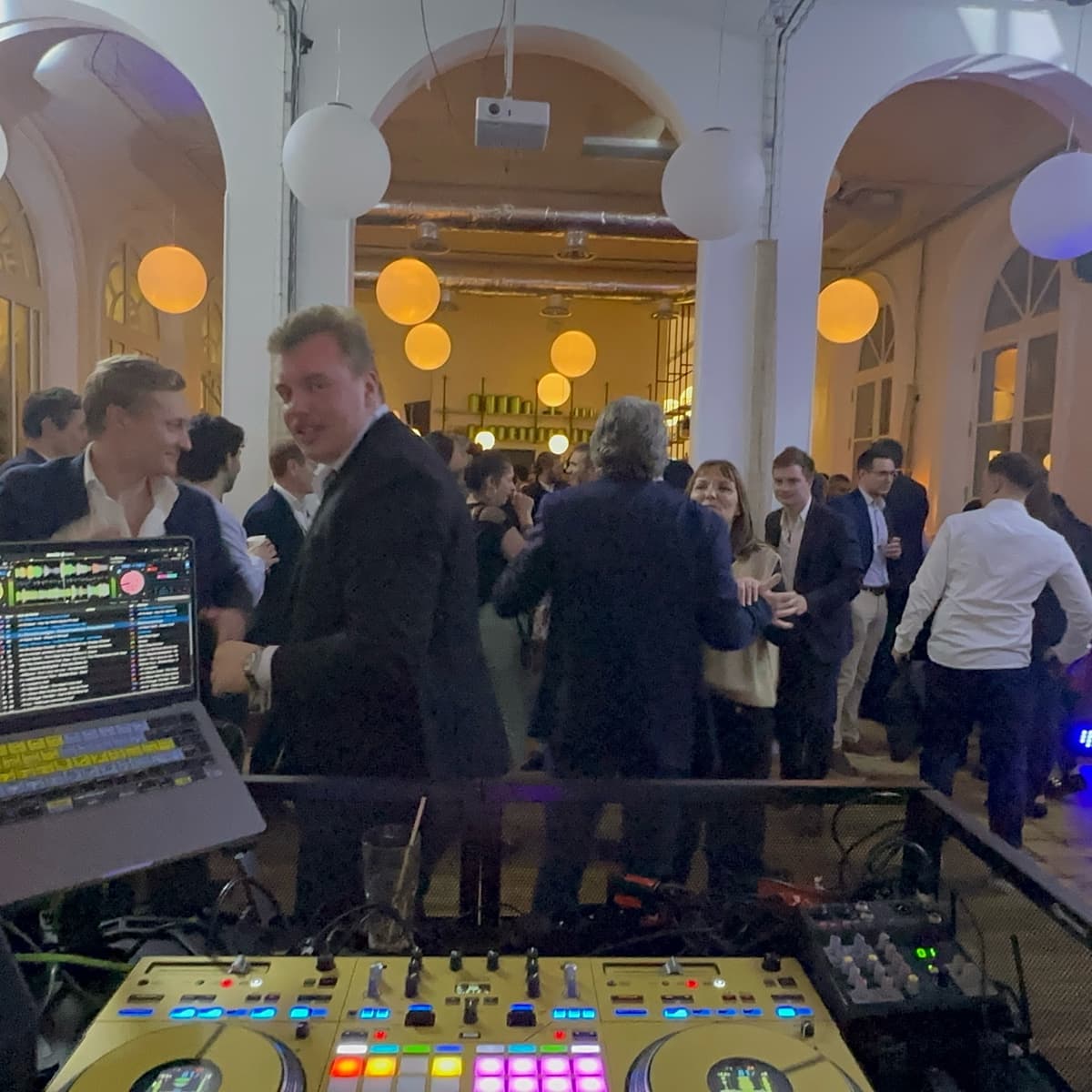 Diam chelbey — DJ in Chelles