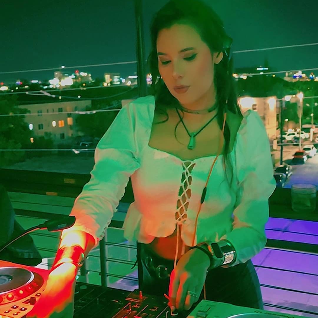 Djcaroldesire — DJ in Miami Beach