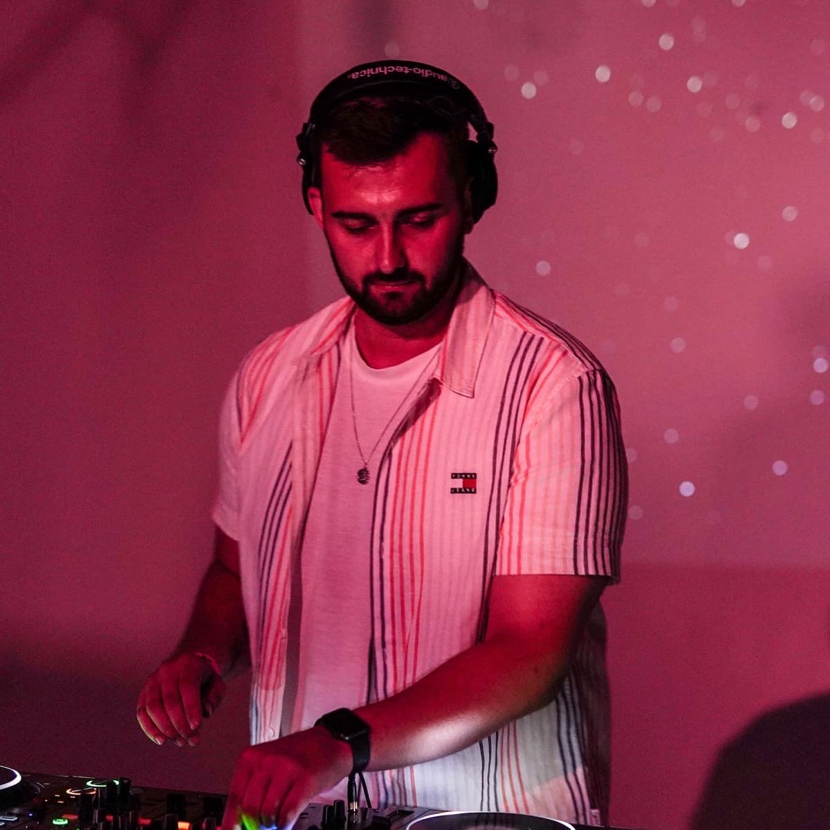 James B. — DJ in Weybridge