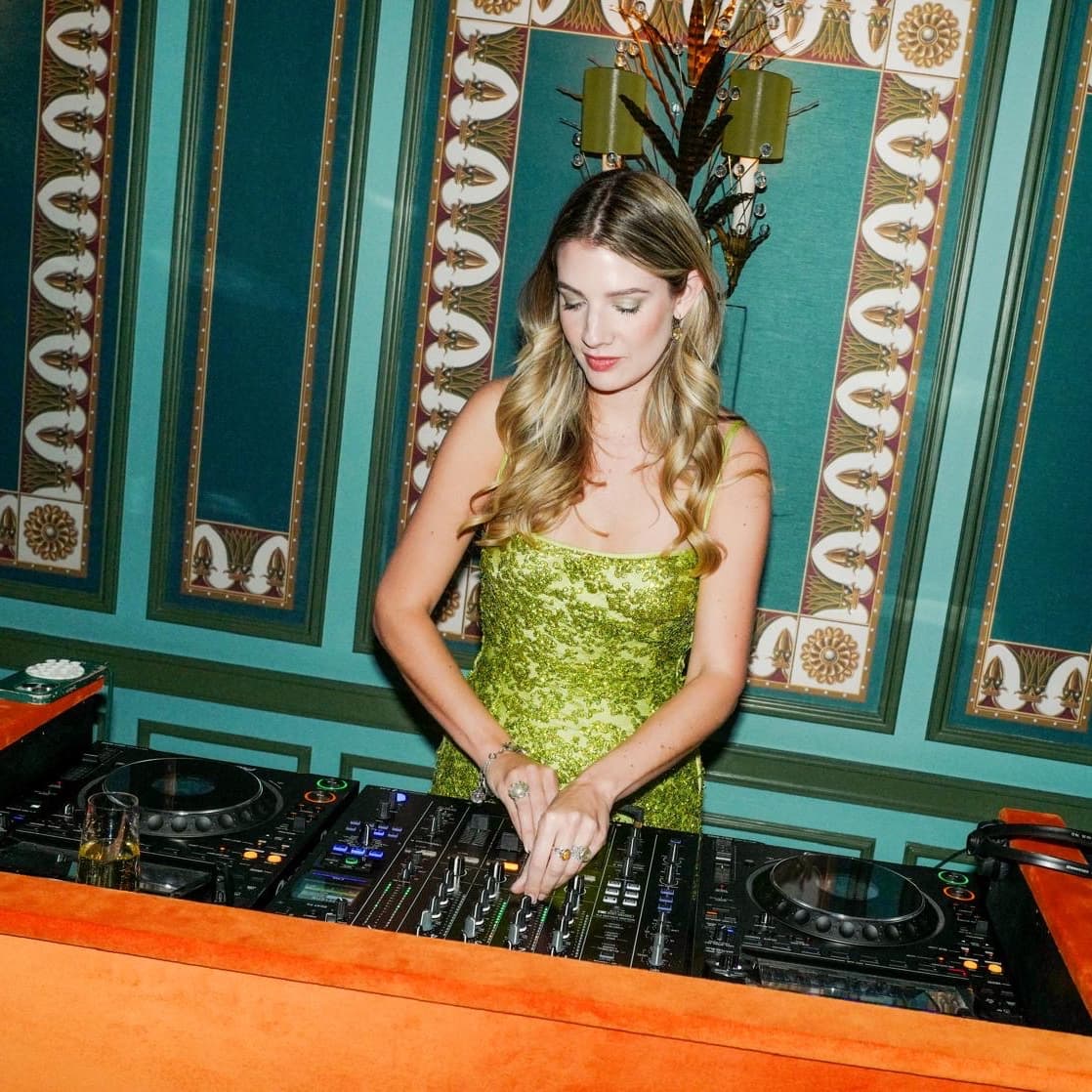 Jessica Louise — DJ in City of London