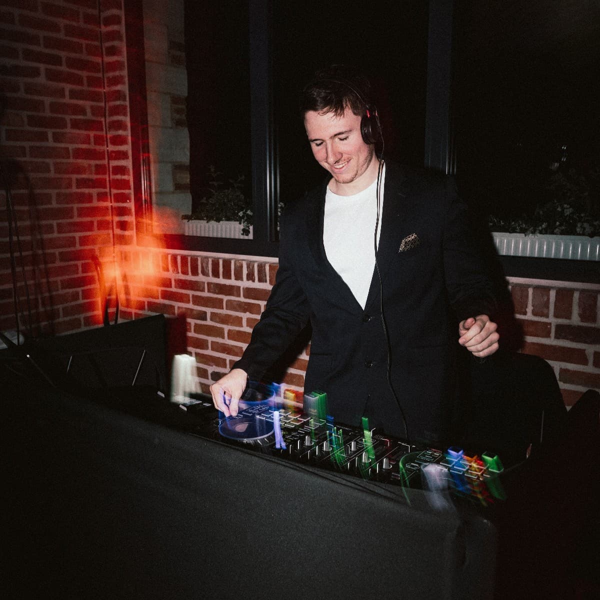Aron Cluster — DJ in Lille