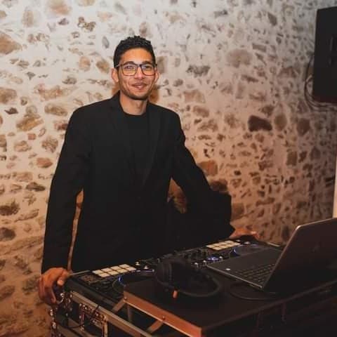 DJ Ako — DJ in Paris