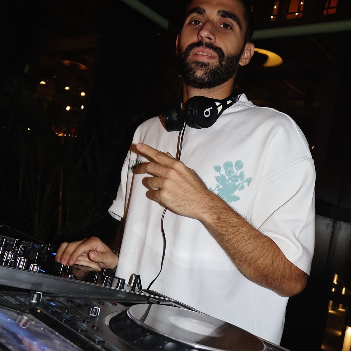 VINS (FR) — DJ in Paris