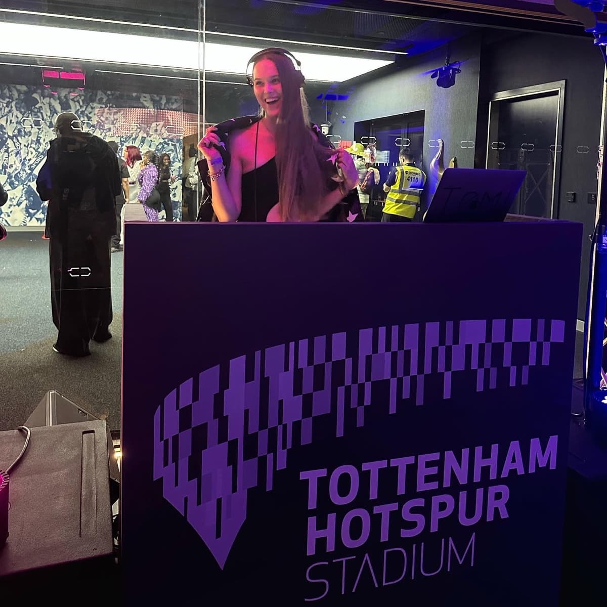 DJ Temi — DJ in London