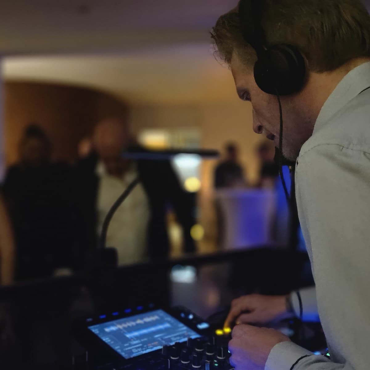 Devon Lord — DJ in La Chapelle-sur-Crécy