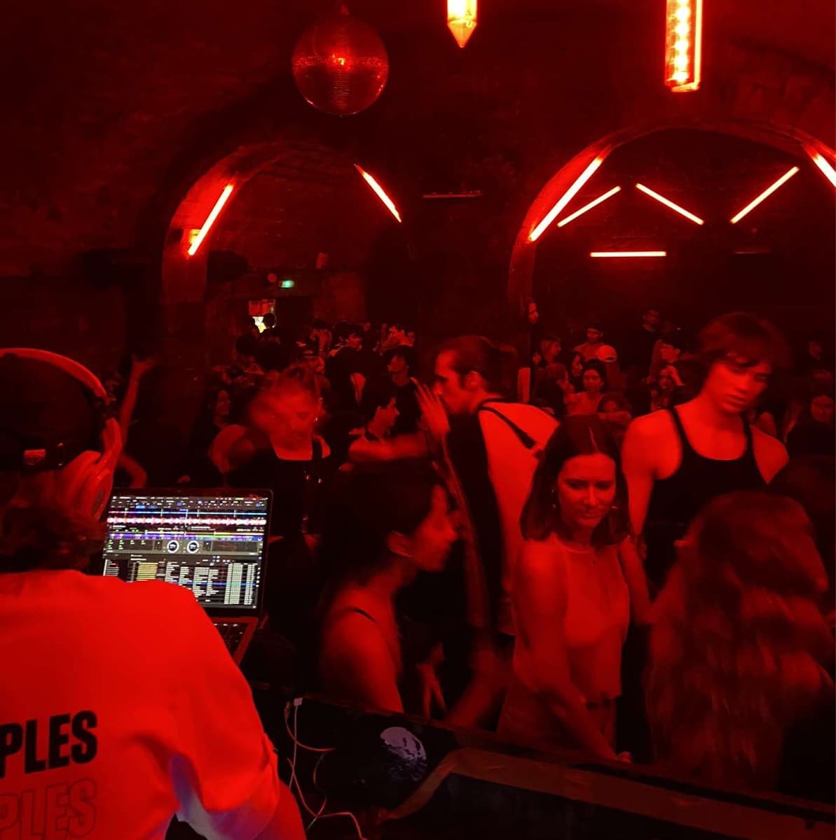 Adrix — DJ in Paris