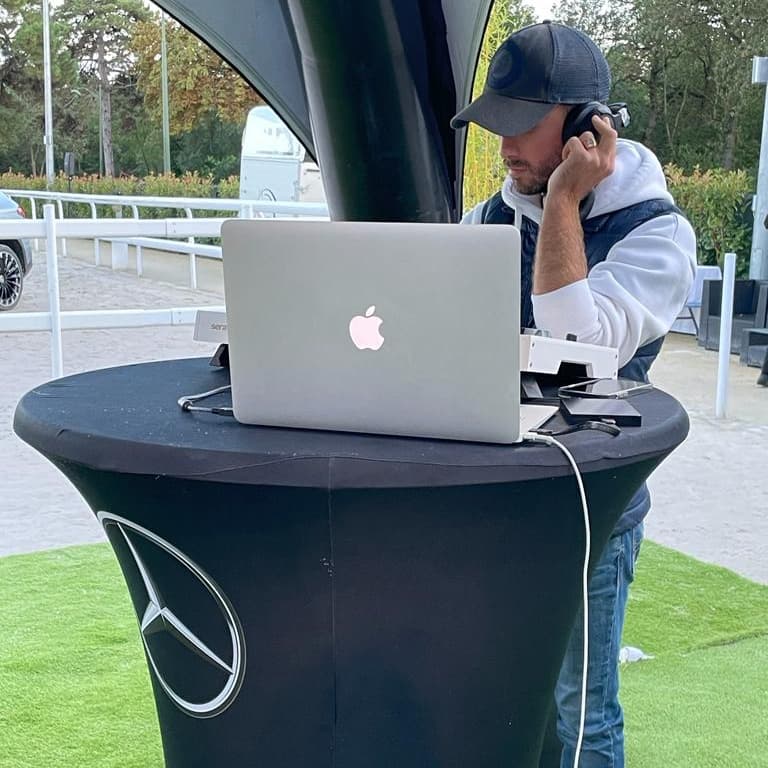 Stuff — DJ in Maisons-Laffitte