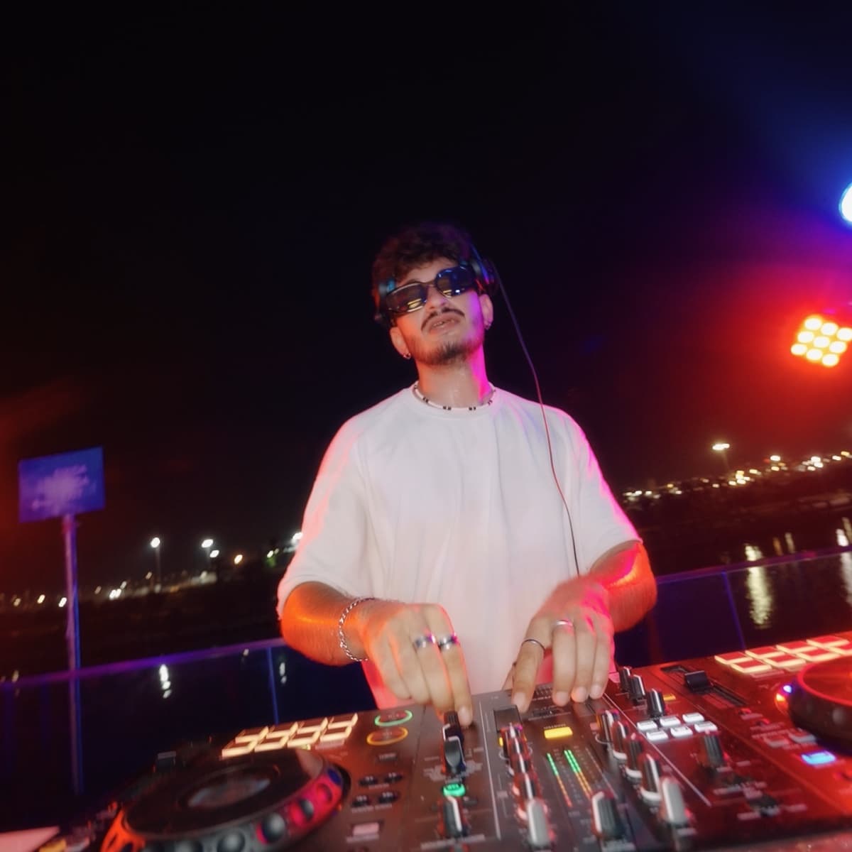 JeeyB — DJ in Valencia