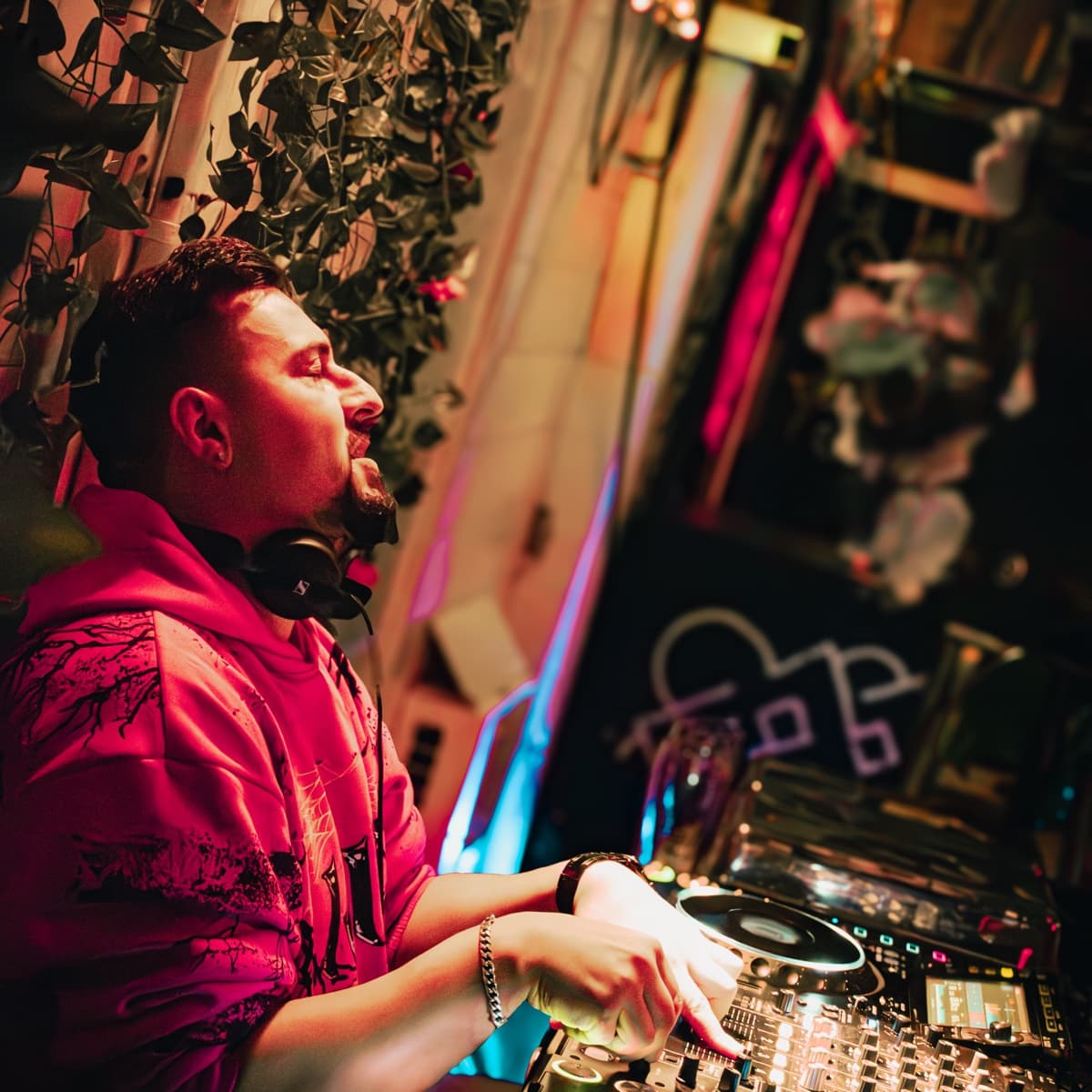 Stas Angelov — DJ in London