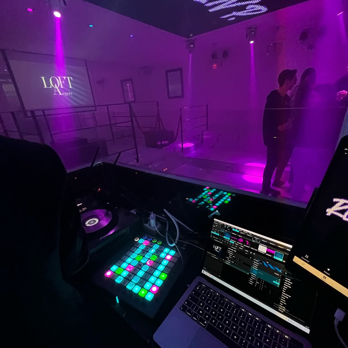 VIIBEZY — DJ in Chartres