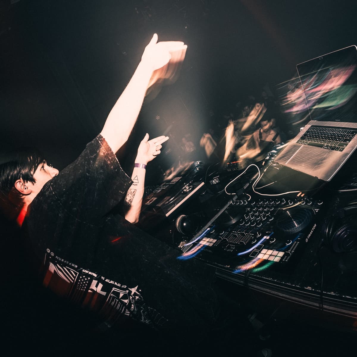 Parallelism — DJ in Belfort