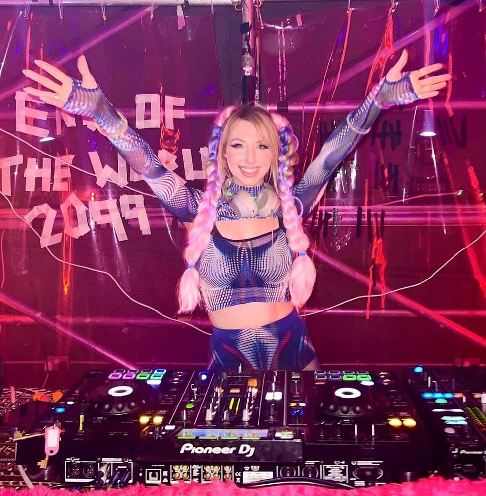 DJ Eily M — DJ in London