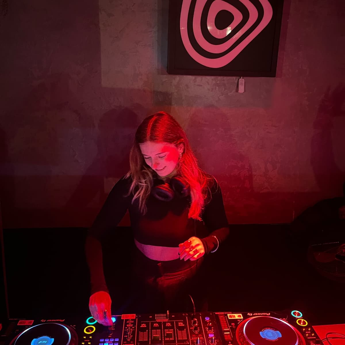 mollyjune — DJ in London