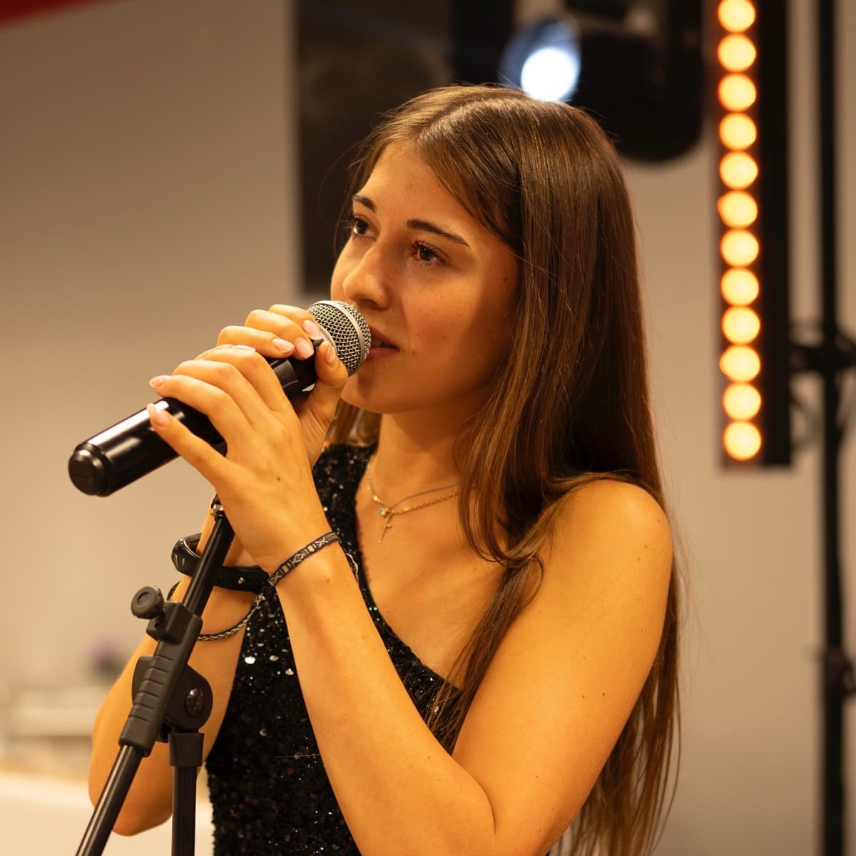 Léa M — DJ in Cannes