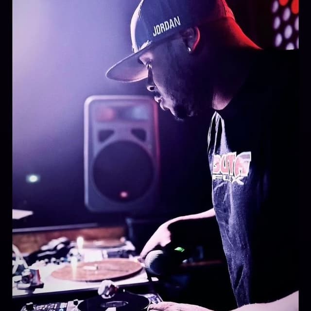 MASTER MIKE